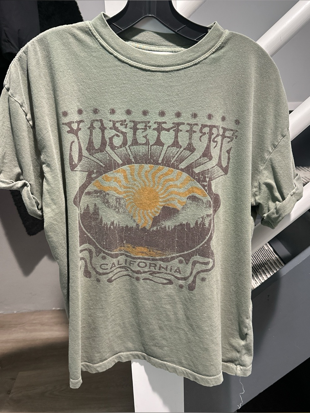 Women's Short Sleeve Graphic Tee - Sage Green California Sun